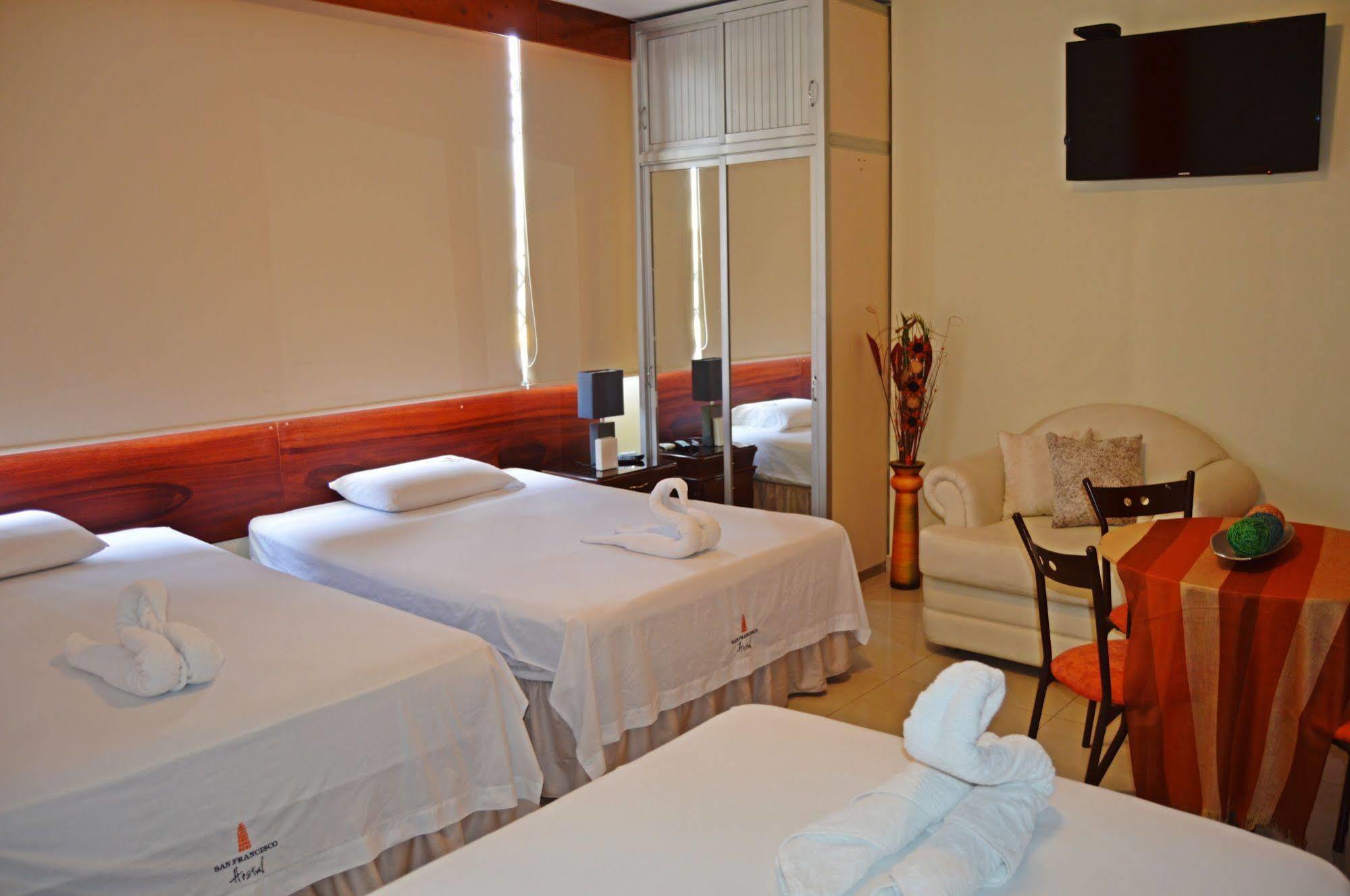San Francisco Apart Hotel Guayaquil Bagian luar foto